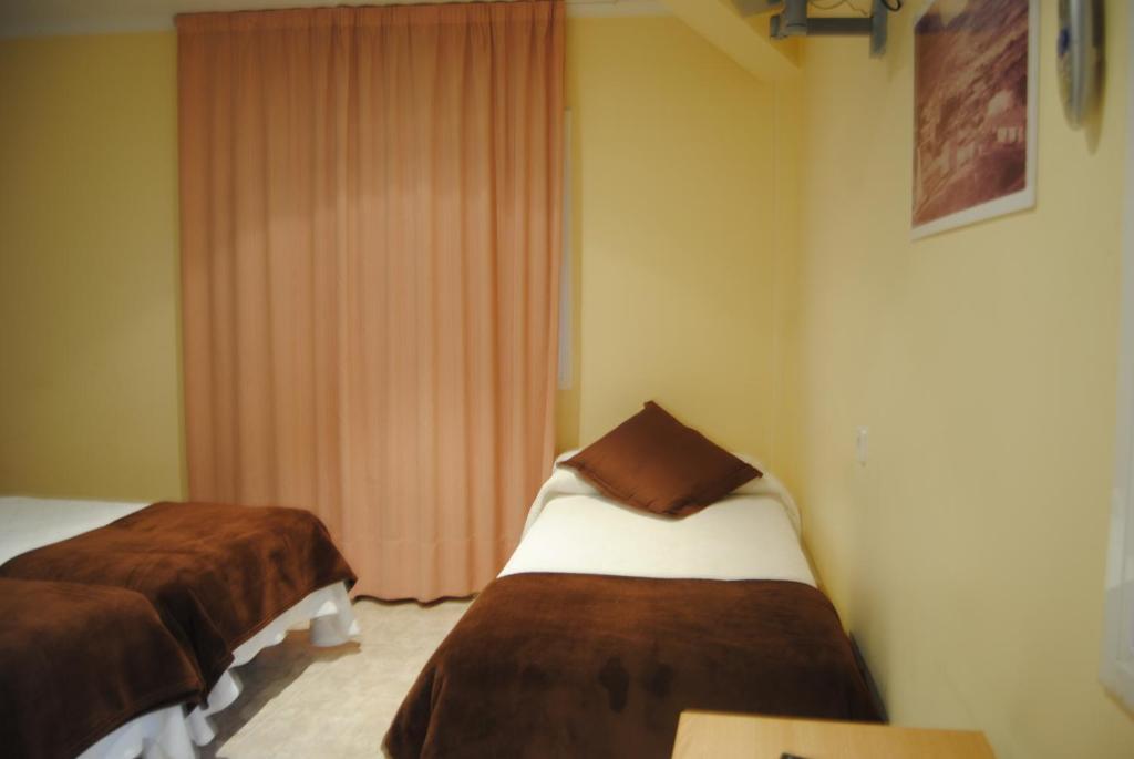 Guilleumes Montserrat Monistrol de Montserrat Kamer foto